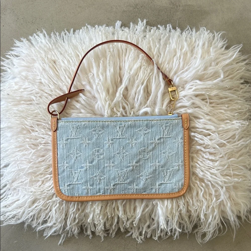🦄 Limited Edition Louis Vuitton Denim Pouch/Wristlet